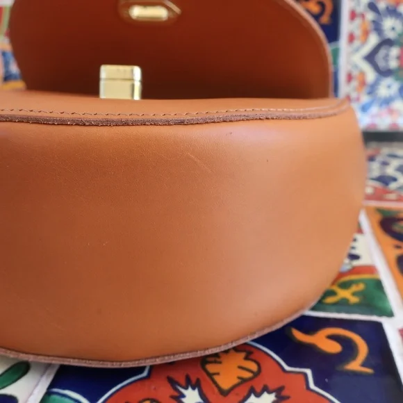 Clare V. Elodie in Cuoio - Picture 12 of 15